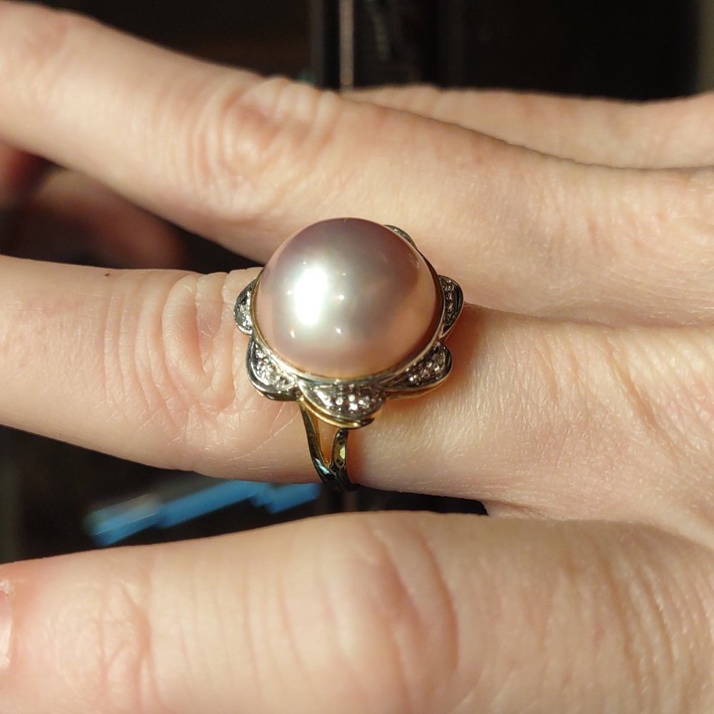 Pink Mabe Pearl Ring White Gold Accents, Pinpoint Diamonds, 14kt Yellow Gold - Picture 3 of 7